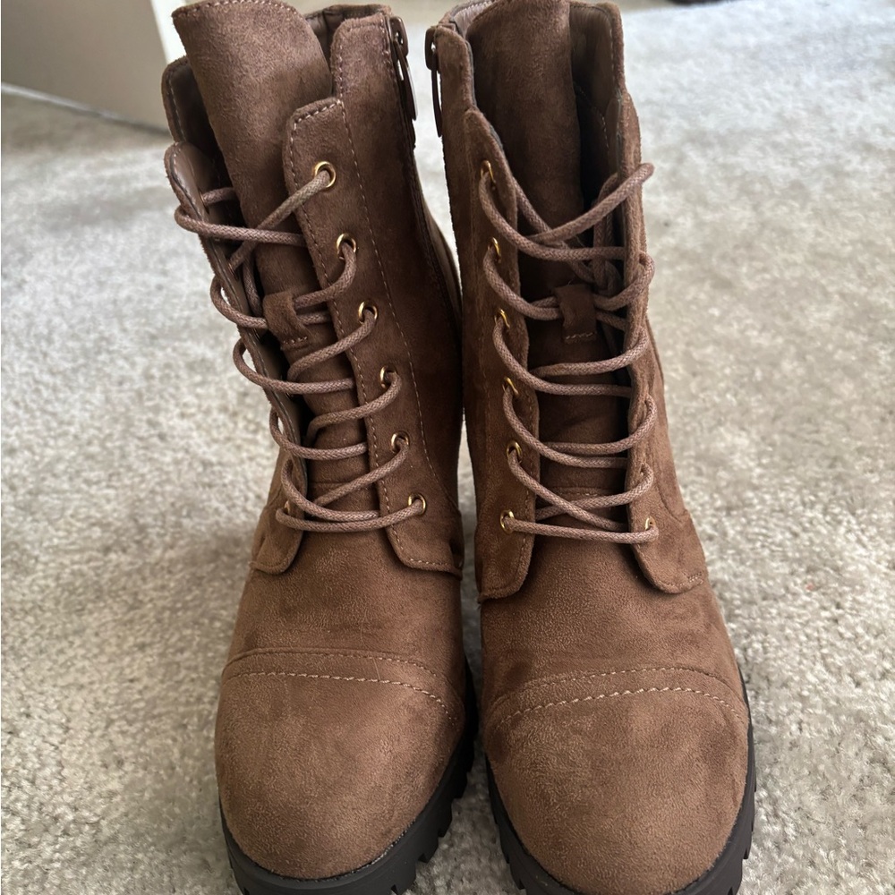 Taupe Boots with Zipper